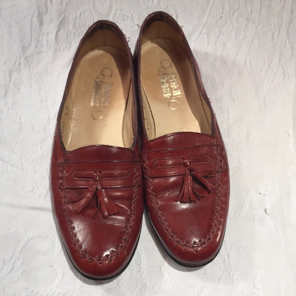 Classic Men’s Tassel Loafers in Burgundy